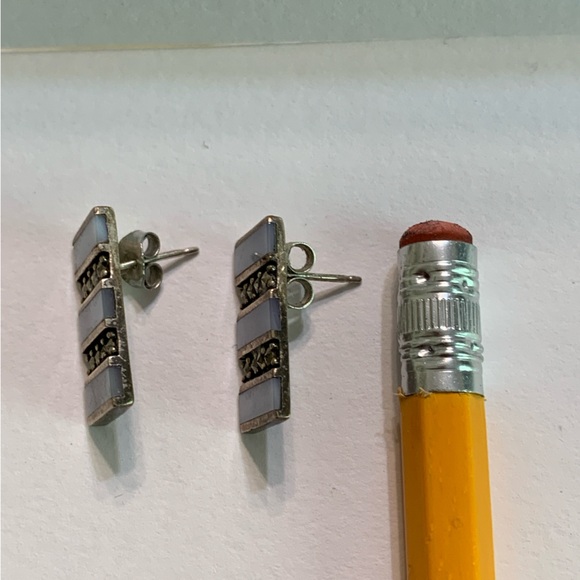 .925 Pure Sterling Silver Earrings with Lavender stones and Marquesite. - Picture 3 of 3